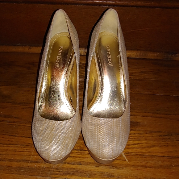 BAMBOO Shoes - Bamboo Beige Cream High Heels size 9